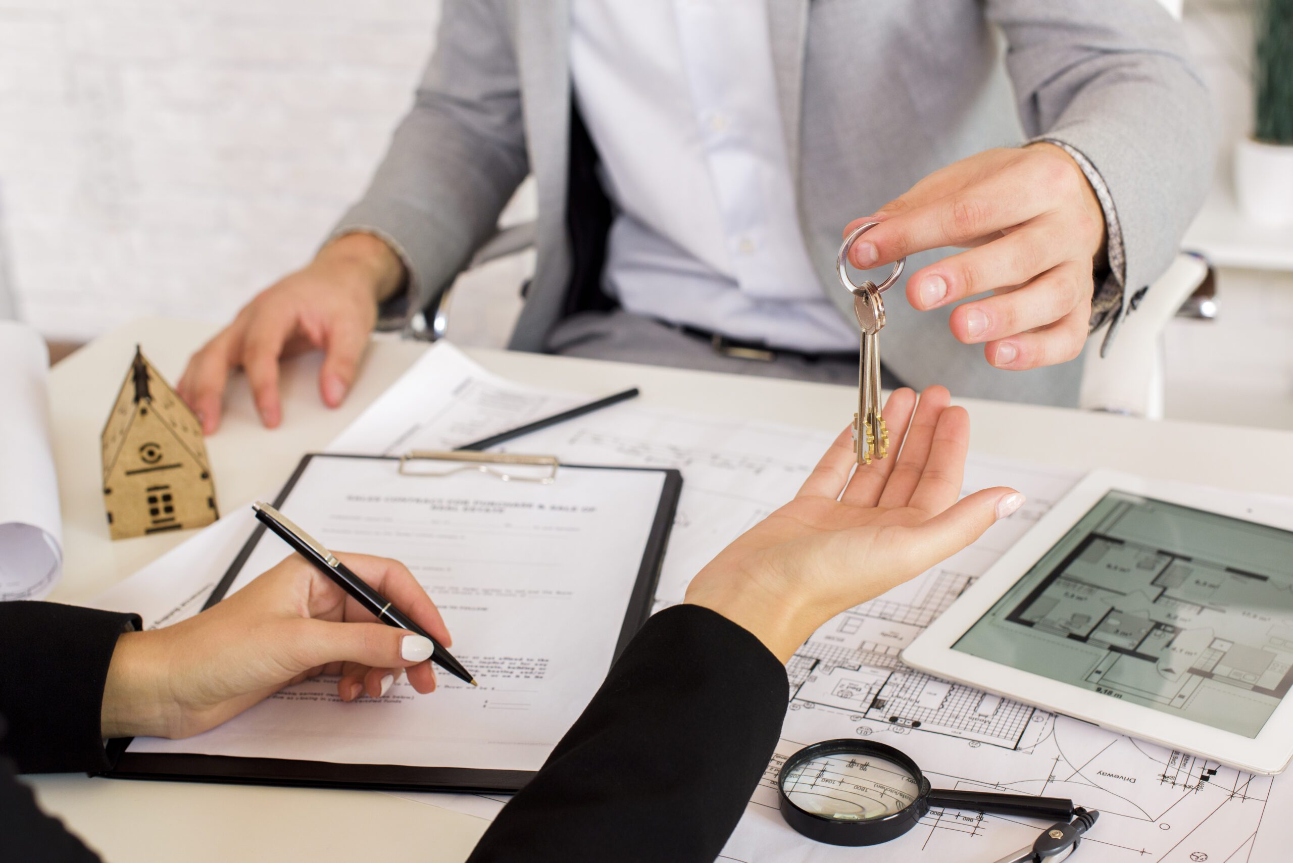 Agentes inmobiliarios vs. plataformas digitales: ¿Quién gana la batalla?